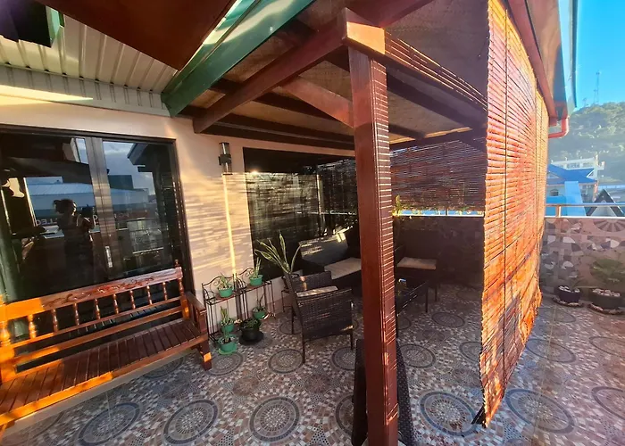 Luxury Penthouse With View&Starlink